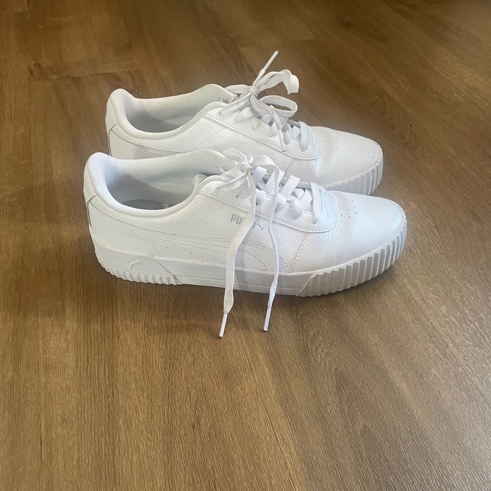 Puma Carina 2.0 White Sneaker size 10